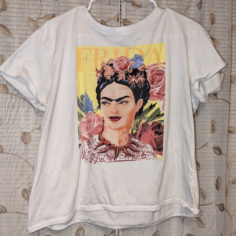 Frida Kahlo cropped tee